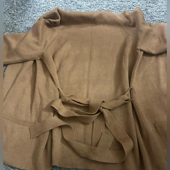 Moth by Anthropologie. Gorgeous tie waist sweater coat. Size Medium. - Picture 4 of 7